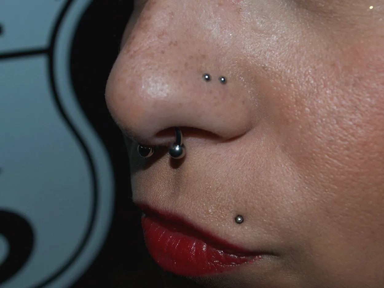 Piercing realizado en Cúbico, Oviedo.